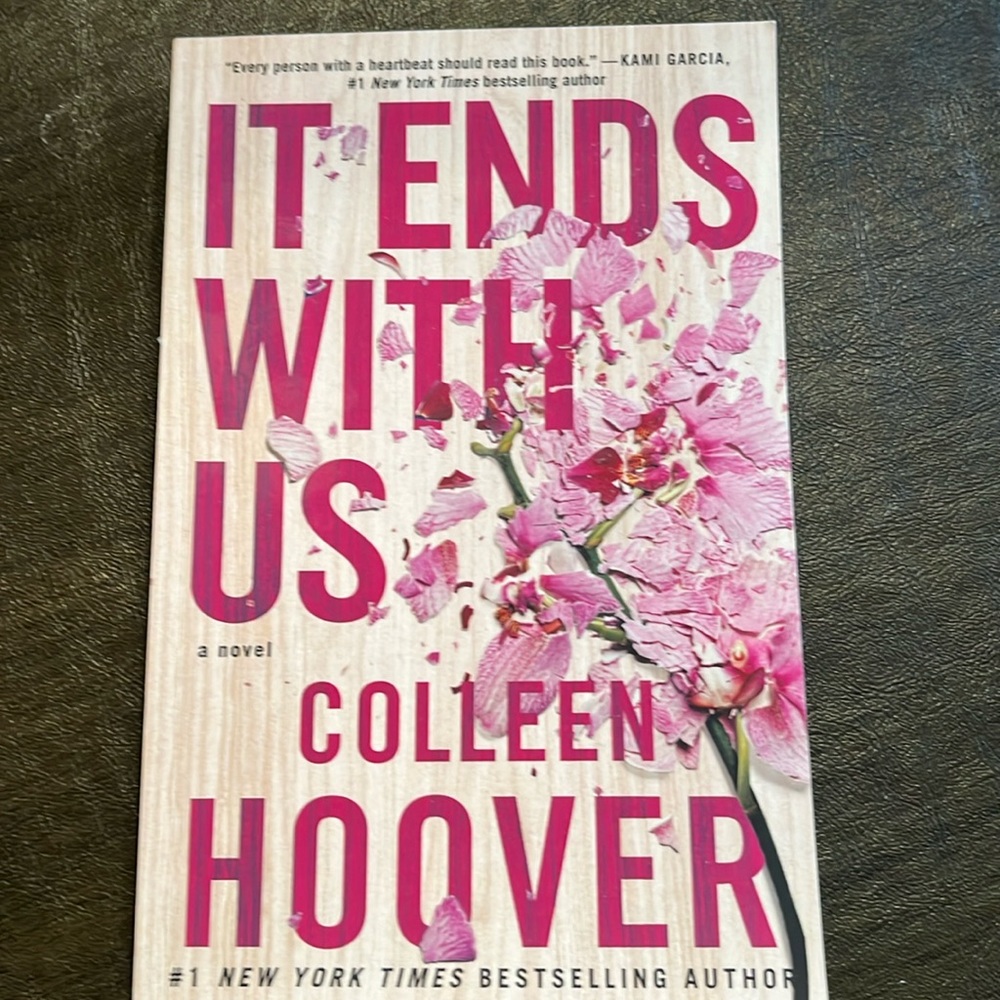 BOOK SALE!  Colleen Hoover- It Ends With Us
